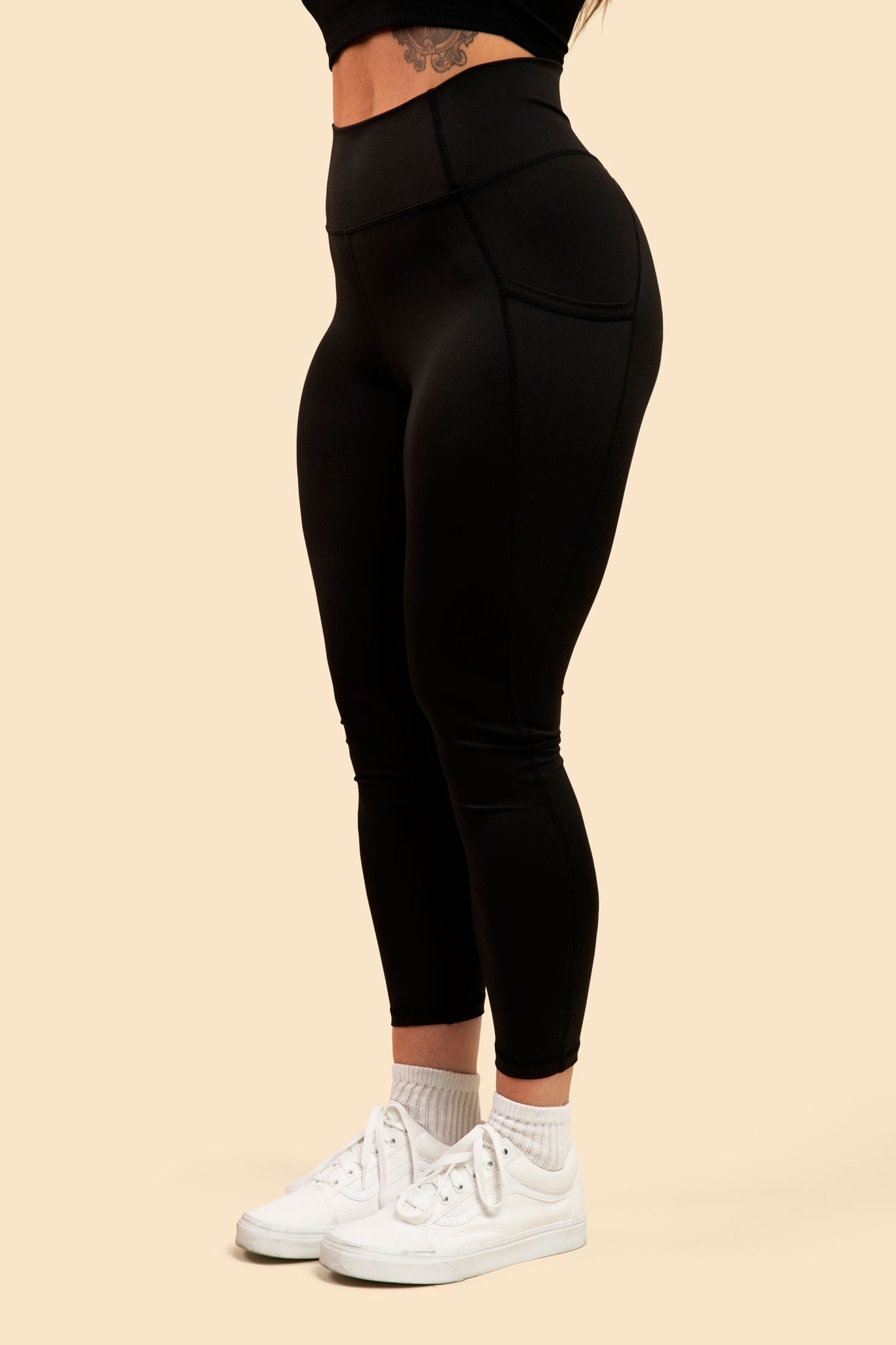 Noir Saint Elizabeth Leggings
